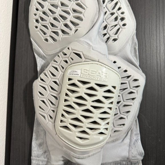 Gear Pro Tec Girdle - Picture 3 of 4